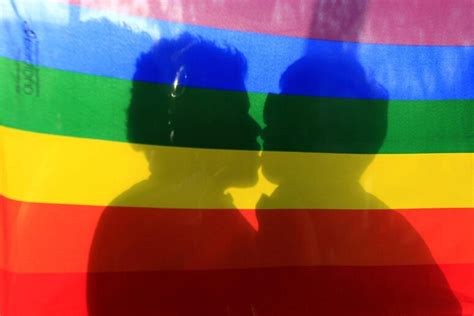 In 10 Aggrediscono Una Coppia Gay Con Botte E Insulti Omofobi Notizie
