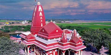 Nageshwar Jyotirlinga Temple Dwarka Timings Poojas And History And