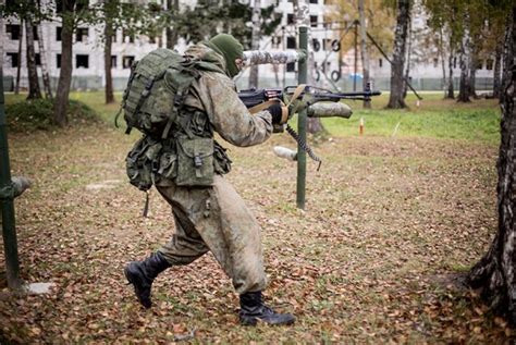 Intense Action Shots Of The Russian Army Training (30 pics)