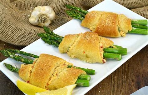 Asparagus Crescent Rolls | Asparagus Rollups | Rada Cutlery