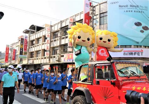 111年全民運動會縣內聖火傳遞開跑 民雄踩街超熱鬧 縣長翁章梁歡迎全國民眾踴躍抵嘉看比賽、觀賞國慶煙火！ 台灣華報