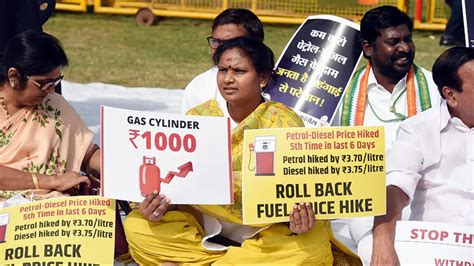 Rahul Gandhi Protests Against Fuel Price Hike Amid Skyrocketing Petrol