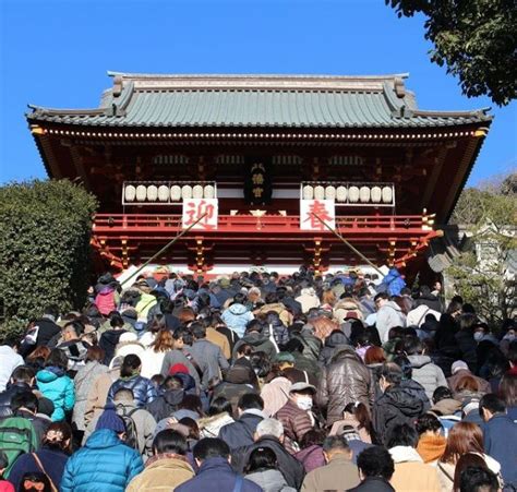 《鎌倉》関東有数の初詣スポット 鶴岡八幡宮 源頼朝由来の「政子石」で恋愛成就 Metropolitanatokyo メトロポリターナトーキョー