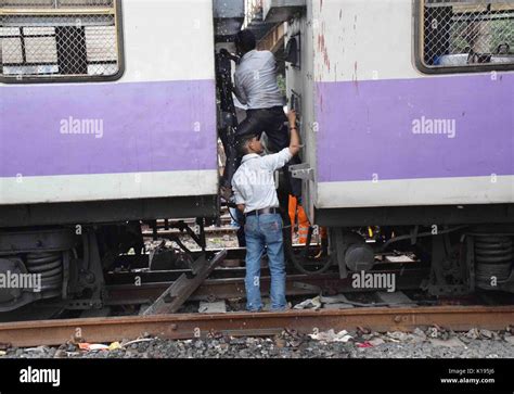 Mumbai India 25 August 2017 Local Trains 4 Coaches Derailed Near