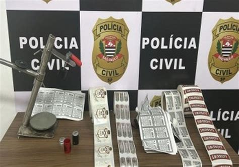 Pol Cia Civil Fecha F Brica Clandestina E Apreende Bebidas Falsas