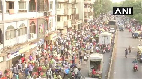 COVID-19 in Mumbai: Huge crowd seen at Dadar market, Shivaji Park ...