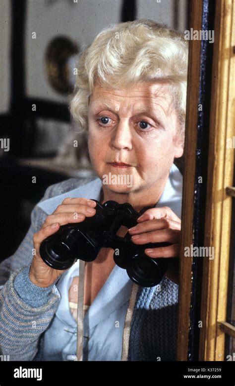 THE MIRROR CRACK'D (UK 1980) ANGELA LANSBURY AS MISS MARPLE PICTURE ...