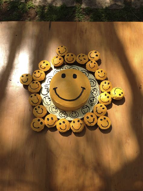 Smiley Face Cake And Cupcakes Chocolate Cake With Yellow Icing It Was