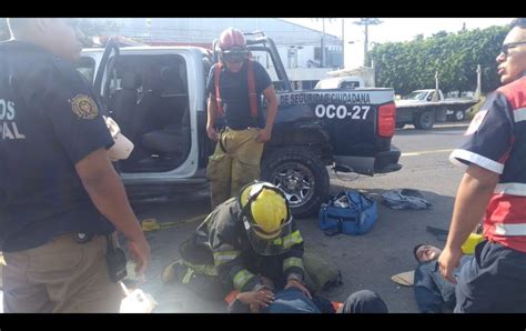 Dos policías de Ocotlán lesionados tras choque con otro policía El