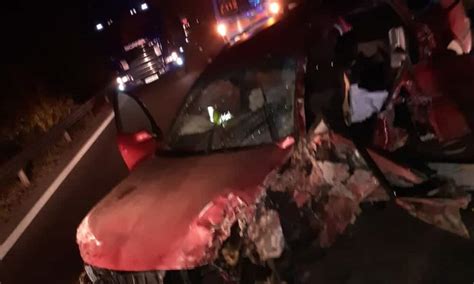 Foto Accident Violent Pe Osea N V Lcea Un Autocar A Izbit O Ma In