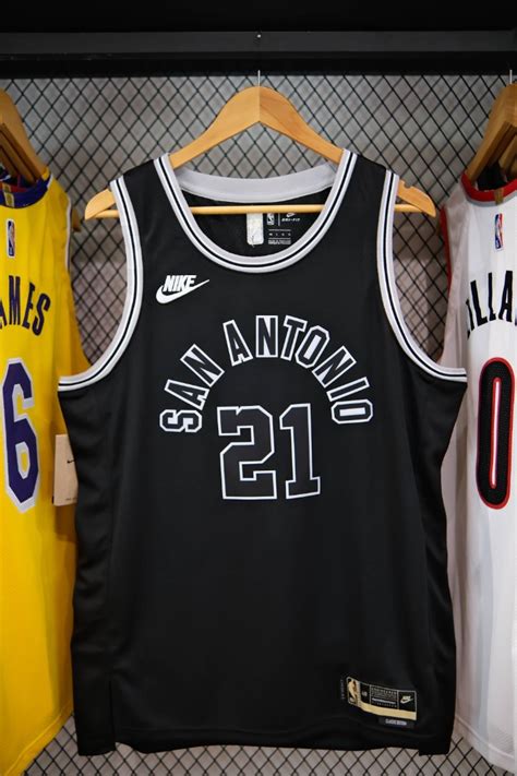 Spurs Unveil Classic Edition Uniforms For Their 50th Anniversary Season