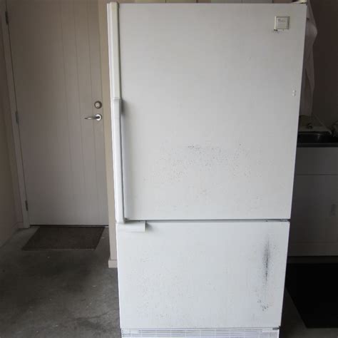 Frost Free Fridge /Freezer | Freestuff