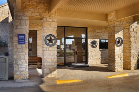 Days Inn & Suites by Wyndham Llano | Llano, TX Hotels