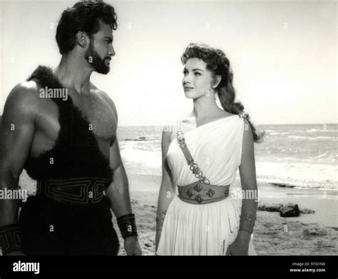 Attori Sylvia Koscina E Steve Reeves Nel Film Le Fatiche Di Ercole