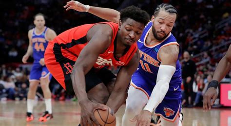 Rockets Secure Victory Over Knicks With Controversial Last Second Foul