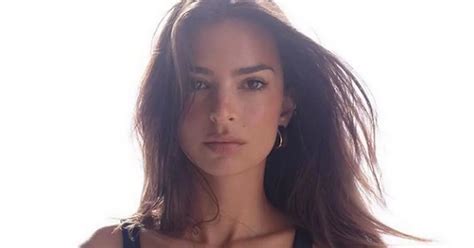 Model Emily Ratajkowski Sets Pulses Racing With Ultimate Bikini Snap Daily Star