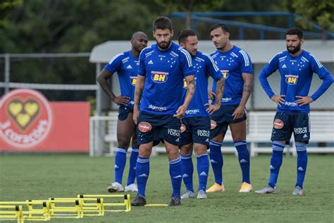 saídas e suspensões Cruzeiro fecha preparação para duelo Oeste