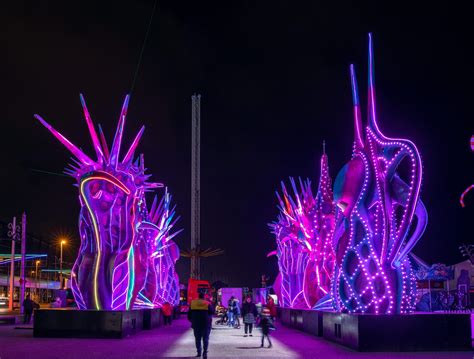 The Dazzling Lightpool Festival Is Here Uk Leisure Parks