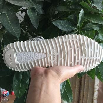 Primeras imágenes de las adidas Yeezy 350 Boost en detalle