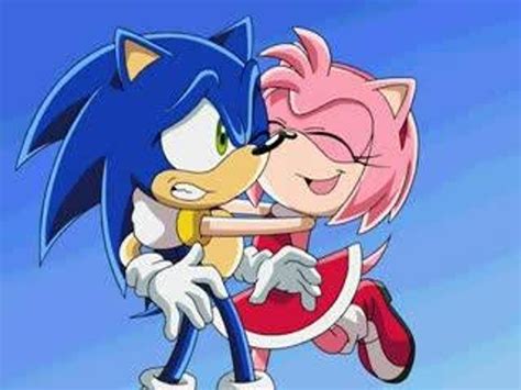 Sonic And Amy Hugging Sonic X