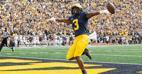 Watch Aj Henning Returns Punt For Touchdown Adds To Dominant Michigan