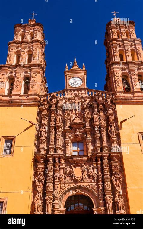 Father miguel hidalgo statue hi-res stock photography and images - Alamy