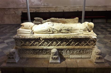 Sepulcro de Arzobispo Tenorio por Fernando González 1399 Capilla de