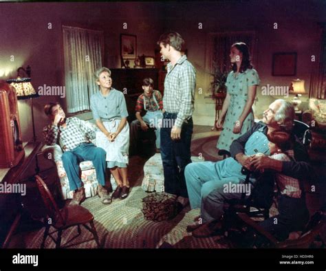 Waltons Ralph Waite Michael Learned Jon Walmsley Eric Scott Judy Norton Will Geer 1972