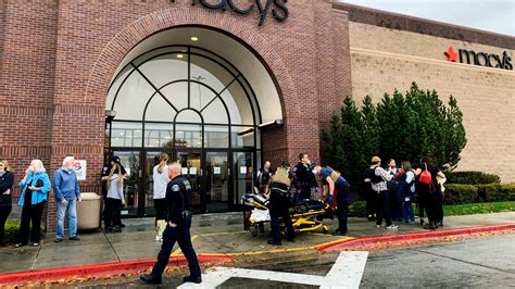 Boise Mall Shooting Leaves 2 Dead And 5 Injured Including Idaho Cop