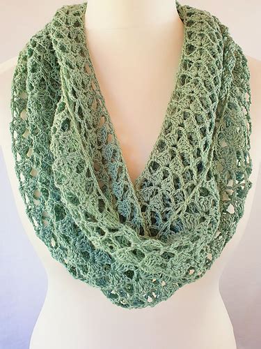 Ravelry Cowl Gwenevere Pattern By Sharon Murphy