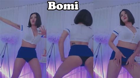 Bomi Is Dancing To Twerk Youtube