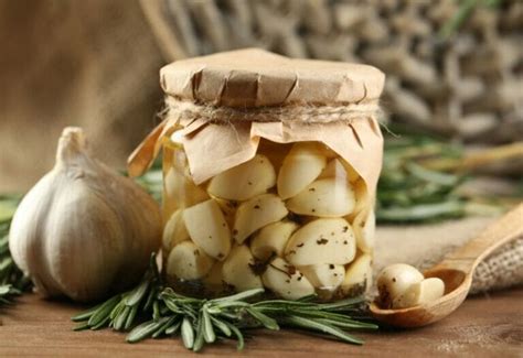 How to Preserve Garlic for Long-Term Storage