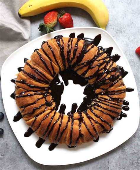 Nutella Banana Crescent Ring Recipe (with Video) | TipBuzz