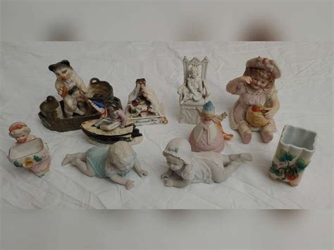 Porcelain figurines collectibles - Northern Kentucky Auction, LLC