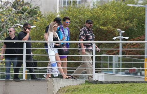 Aproveitando A Cidade John Mayer Curte Passeio De Barco No Rio