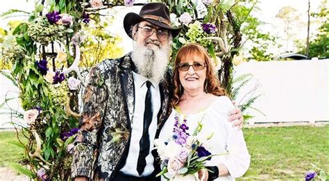 Si Robertson Age 70 & Wife Restore Faith In Love, Married For Decades