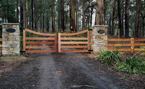 Upgrade Your Curb Appeal With A Stunning Wood Post Driveway Entrance