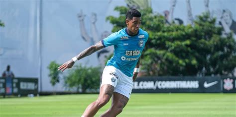 Foto de Alef Manga lei do ex e escalação diferente marcam Corinthians