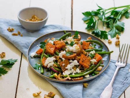 Bohnensalat mit gerösteter Süßkartoffel Rezept EAT SMARTER