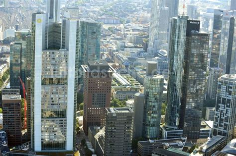 Frankfurt Am Main Von Oben Stadtansicht Der Frankfurter Skyline Am Main