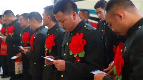 南部戰區陸軍邊防某旅退伍老兵揮淚告別軍營 每日頭條