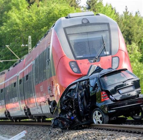 T Dlicher Unfall An Bahn Bergang Ermittlungen Starten Welt