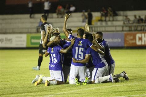 Campeonato Capixaba Vit Ria Es Vence O Estrela Do Norte E Segue