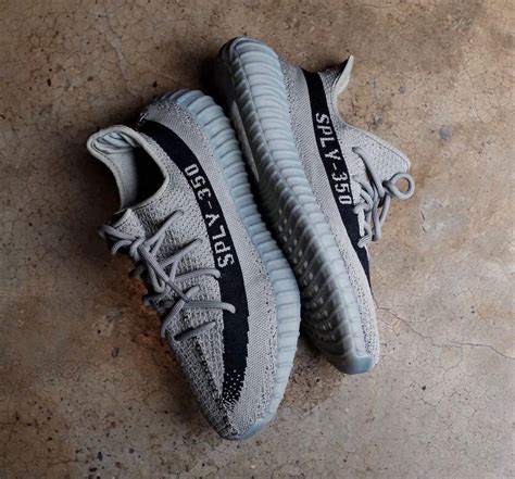 Adidas Yeezy Boost 350 V2アディダス イージー ブースト 350 V2 Granite Core Black Hq2059 スニーカーラボ