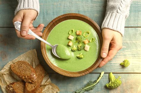 Cena saludable cómo preparar una crema de brócoli casera