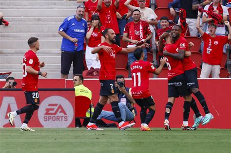 El Mallorca firma la permanencia tras un agónico empate ante el Almería