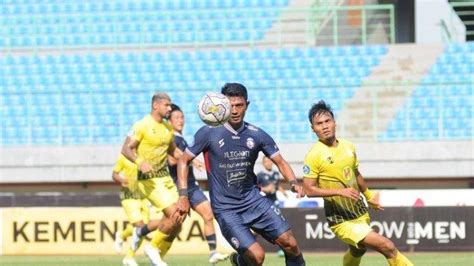 Sama Seperti Persib Bandung Arema Fc Resmi Liburkan Para Pemain Dan