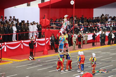 Danza de los Negrillos joya de Apurímac deleitó con su colorido y