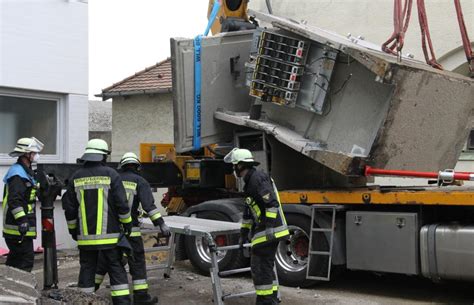 T Dlicher Arbeitsunfall J Hriger Kranfahrer Kommt In Ingolstadt Ums