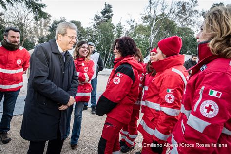 Maltempo Croce Rossa Al Lavoro In Tutta Italia La Visita Di Gentiloni